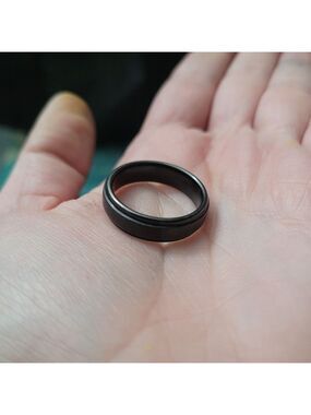 Men's Black Tungsten Carbide Wedding Band Sz 9/9.5
